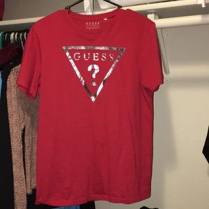 Casual T-shirt with Guess brand in front